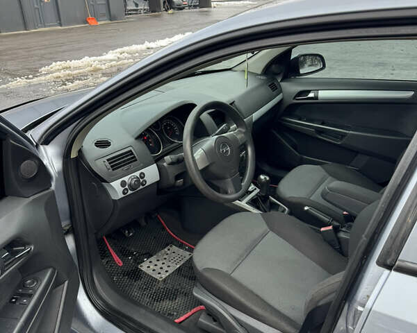 Сірий Опель Астра, об'ємом двигуна 1.6 л та пробігом 260 тис. км за 4099 $, фото 11 на Automoto.ua