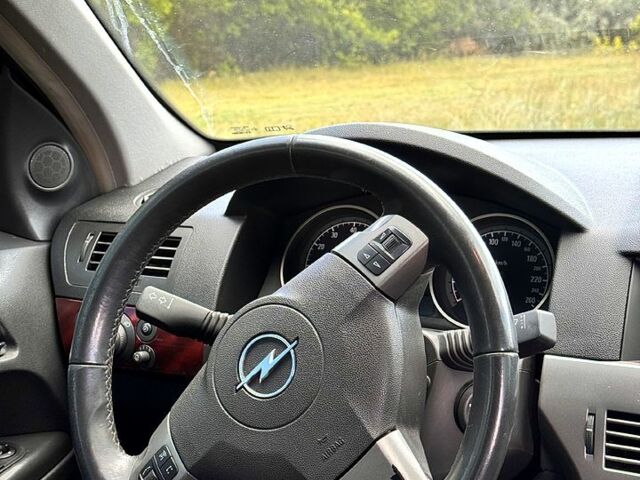 Серый Опель Астра, объемом двигателя 1.6 л и пробегом 0 тыс. км за 4500 $, фото 3 на Automoto.ua