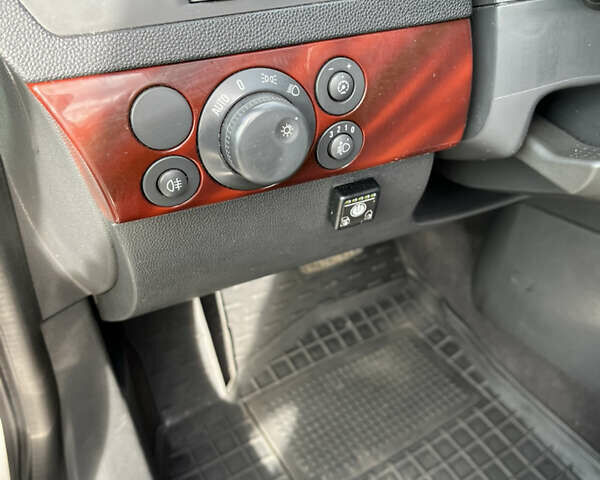 Опель Астра 2004 в Луцке на Automoto.ua Серый Опель Астра, объемом двигателя 1.8 л и пробегом 174 тыс. км за 5150 $, фото 14 на Automoto.ua