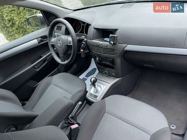 Серый Опель Астра, объемом двигателя 1.6 л и пробегом 214 тыс. км за 5650 $, фото 17 на Automoto.ua