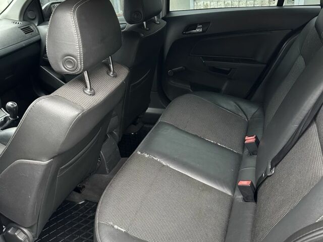 Серый Опель Астра, объемом двигателя 1.6 л и пробегом 280 тыс. км за 4100 $, фото 6 на Automoto.ua