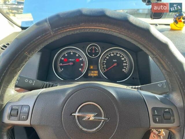 Серый Опель Астра, объемом двигателя 1.6 л и пробегом 279 тыс. км за 4550 $, фото 11 на Automoto.ua