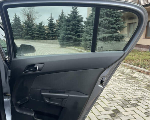 Сірий Опель Астра, об'ємом двигуна 1.36 л та пробігом 271 тис. км за 3870 $, фото 72 на Automoto.ua