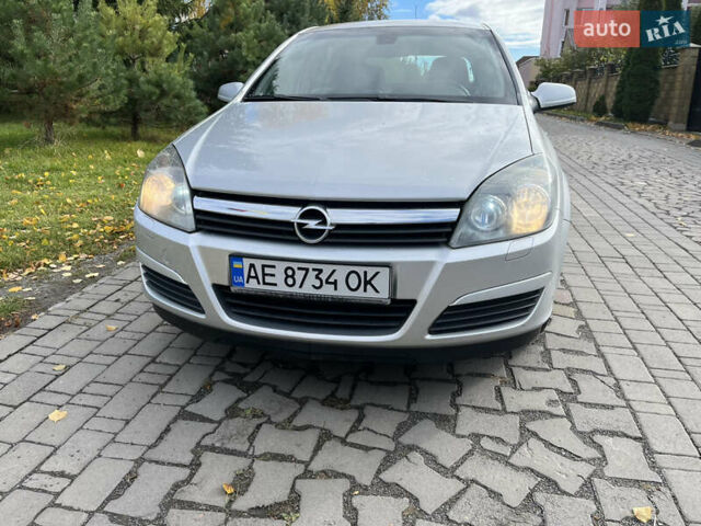 Опель Астра 2004 в Луцке на Automoto.ua Серый Опель Астра, объемом двигателя 1.8 л и пробегом 174 тыс. км за 5150 $, фото 12 на Automoto.ua