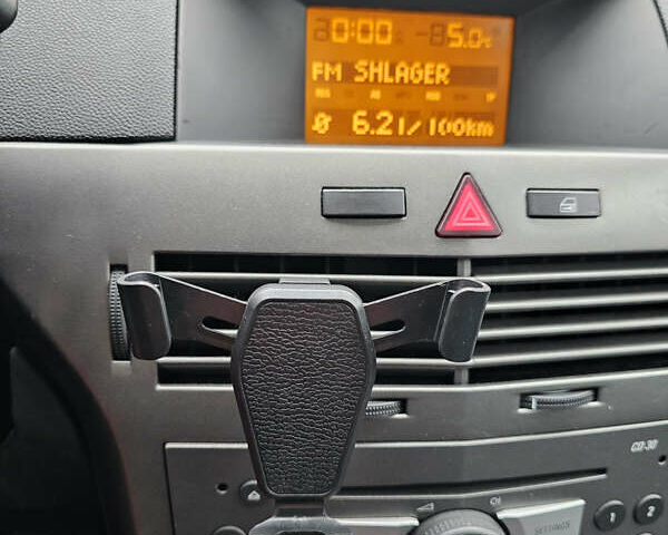 Сірий Опель Астра, об'ємом двигуна 1.36 л та пробігом 271 тис. км за 3000 $, фото 8 на Automoto.ua