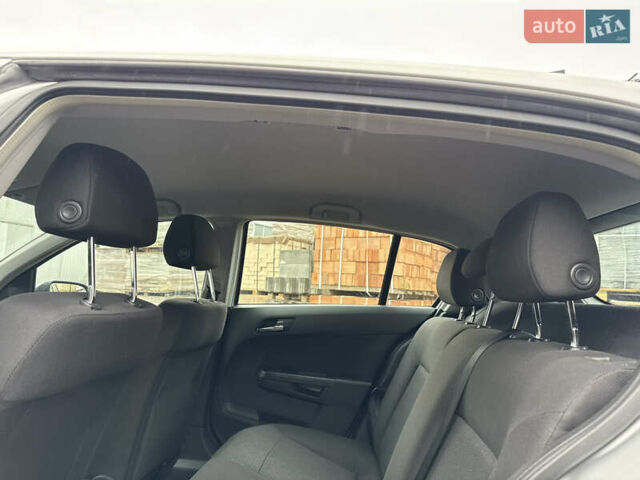 Серый Опель Астра, объемом двигателя 1.6 л и пробегом 168 тыс. км за 5100 $, фото 37 на Automoto.ua