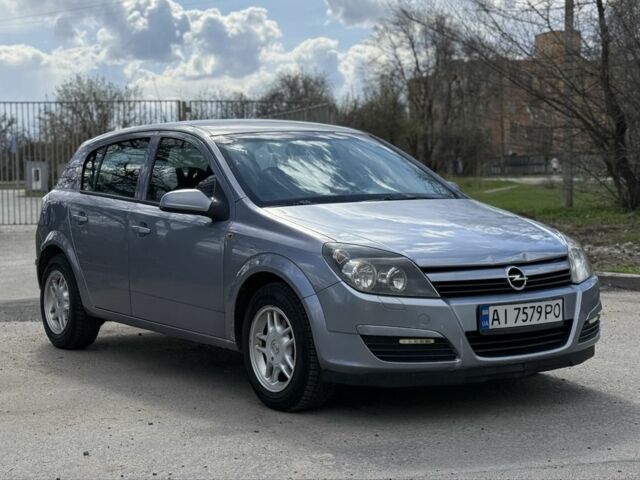 Серый Опель Астра, объемом двигателя 1.7 л и пробегом 370 тыс. км за 3999 $, фото 2 на Automoto.ua