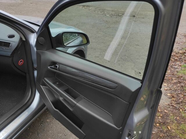 Серый Опель Астра, объемом двигателя 1.9 л и пробегом 353 тыс. км за 5850 $, фото 8 на Automoto.ua