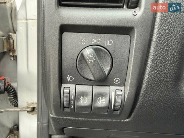 Серый Опель Астра, объемом двигателя 1.6 л и пробегом 179 тыс. км за 5200 $, фото 34 на Automoto.ua