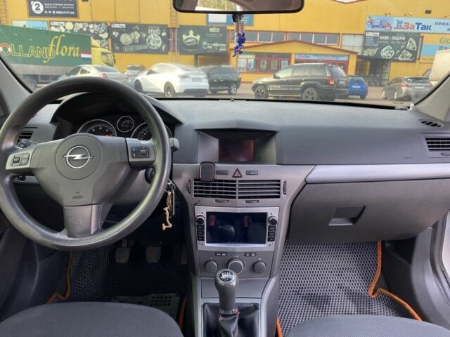 Серый Опель Астра, объемом двигателя 1.6 л и пробегом 291 тыс. км за 3700 $, фото 7 на Automoto.ua