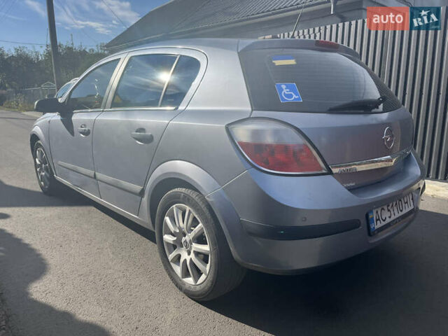 Серый Опель Астра, объемом двигателя 1.6 л и пробегом 260 тыс. км за 4400 $, фото 3 на Automoto.ua