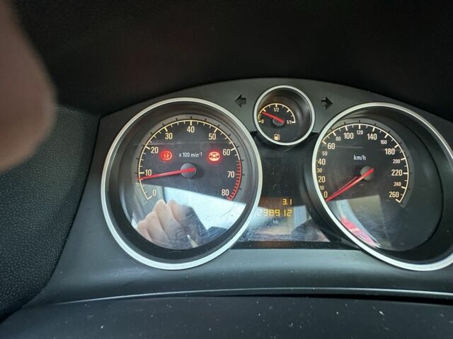 Серый Опель Астра, объемом двигателя 1.6 л и пробегом 238 тыс. км за 4200 $, фото 10 на Automoto.ua