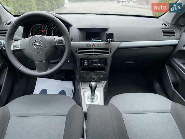 Серый Опель Астра, объемом двигателя 1.6 л и пробегом 214 тыс. км за 5650 $, фото 20 на Automoto.ua