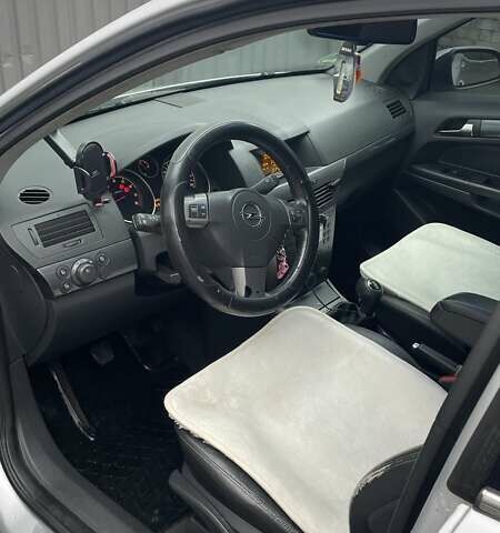 Сірий Опель Астра, об'ємом двигуна 1.6 л та пробігом 280 тис. км за 4300 $, фото 5 на Automoto.ua