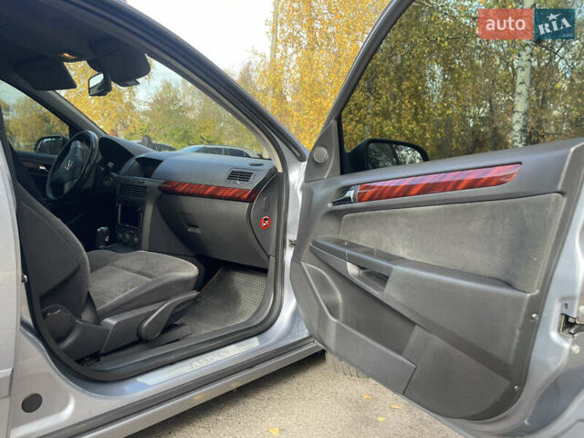 Серый Опель Астра, объемом двигателя 1.82 л и пробегом 213 тыс. км за 5800 $, фото 16 на Automoto.ua