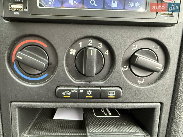 Серый Опель Астра, объемом двигателя 1.6 л и пробегом 179 тыс. км за 5200 $, фото 21 на Automoto.ua