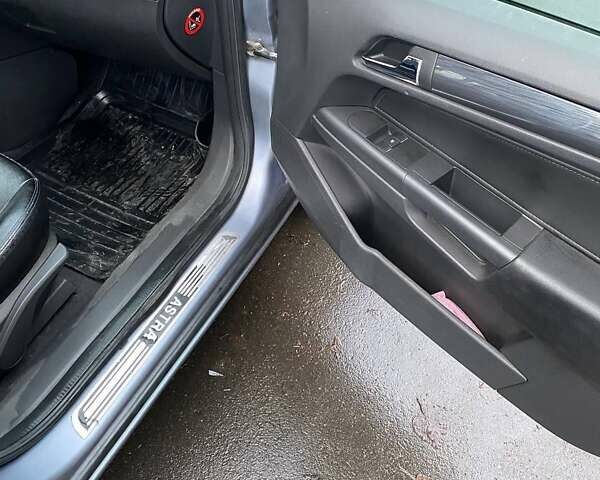 Серый Опель Астра, объемом двигателя 1.6 л и пробегом 210 тыс. км за 5200 $, фото 5 на Automoto.ua