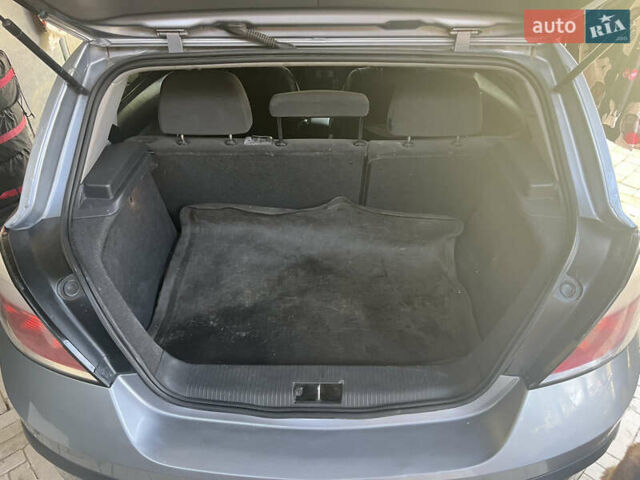 Серый Опель Астра, объемом двигателя 1.6 л и пробегом 260 тыс. км за 4400 $, фото 12 на Automoto.ua