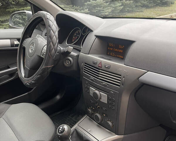 Сірий Опель Астра, об'ємом двигуна 1.36 л та пробігом 271 тис. км за 3870 $, фото 86 на Automoto.ua