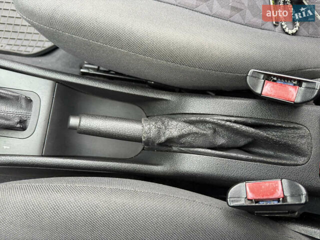 Серый Опель Астра, объемом двигателя 1.6 л и пробегом 179 тыс. км за 5200 $, фото 26 на Automoto.ua