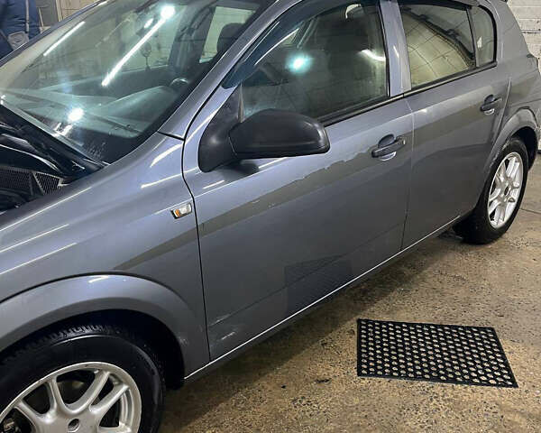 Сірий Опель Астра, об'ємом двигуна 1.6 л та пробігом 246 тис. км за 4239 $, фото 7 на Automoto.ua