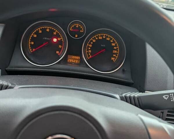 Серый Опель Астра, объемом двигателя 1.6 л и пробегом 290 тыс. км за 4999 $, фото 11 на Automoto.ua