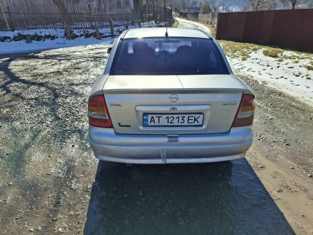 Серый Опель Астра, объемом двигателя 1.6 л и пробегом 268 тыс. км за 2250 $, фото 2 на Automoto.ua