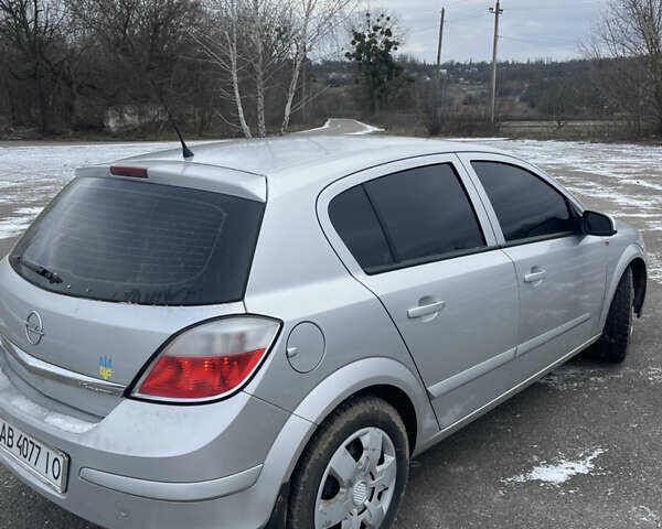 Серый Опель Астра, объемом двигателя 1.6 л и пробегом 315 тыс. км за 3800 $, фото 1 на Automoto.ua