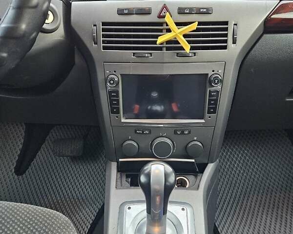 Серый Опель Астра, объемом двигателя 1.6 л и пробегом 194 тыс. км за 5200 $, фото 1 на Automoto.ua