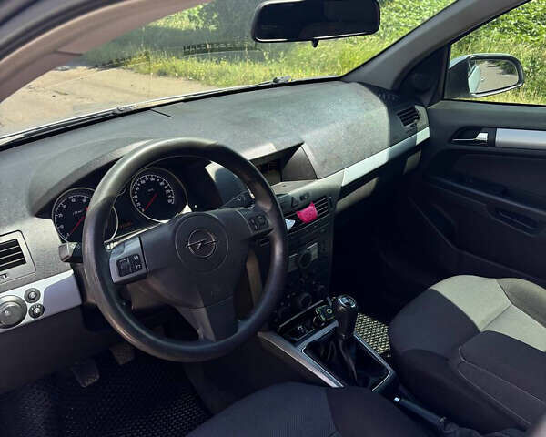 Опель Астра 2004 в Попольне на Automoto.ua Серый Опель Астра, объемом двигателя 1.6 л и пробегом 299 тыс. км за 4100 $, фото 9 на Automoto.ua