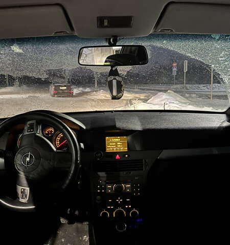 Серый Опель Астра, объемом двигателя 1.7 л и пробегом 370 тыс. км за 3200 $, фото 7 на Automoto.ua