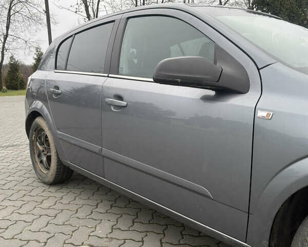 Сірий Опель Астра, об'ємом двигуна 1.69 л та пробігом 280 тис. км за 3400 $, фото 2 на Automoto.ua
