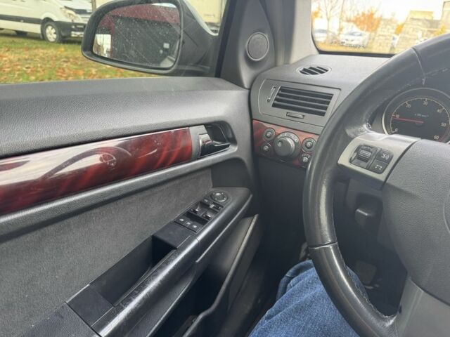 Опель Астра 2004 у Виноградове на Automoto.ua Сірий Опель Астра, об'ємом двигуна 1.7 л та пробігом 206 тис. км за 2498 $, фото 6 на Automoto.ua