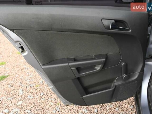 Серый Опель Астра, объемом двигателя 1.6 л и пробегом 188 тыс. км за 4500 $, фото 18 на Automoto.ua