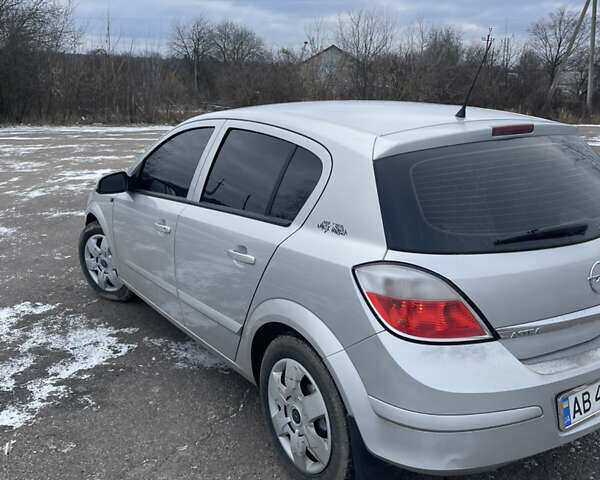 Серый Опель Астра, объемом двигателя 1.6 л и пробегом 315 тыс. км за 3800 $, фото 3 на Automoto.ua