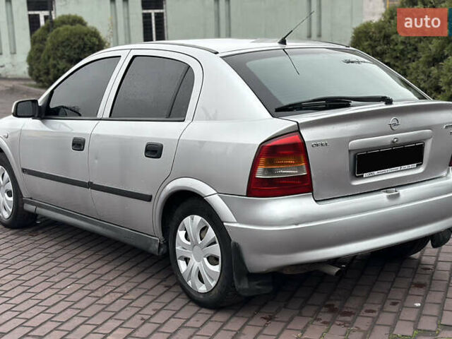 Сірий Опель Астра, об'ємом двигуна 1.6 л та пробігом 295 тис. км за 3999 $, фото 12 на Automoto.ua