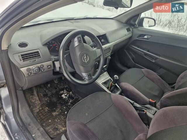 Серый Опель Астра, объемом двигателя 1.6 л и пробегом 250 тыс. км за 3600 $, фото 10 на Automoto.ua