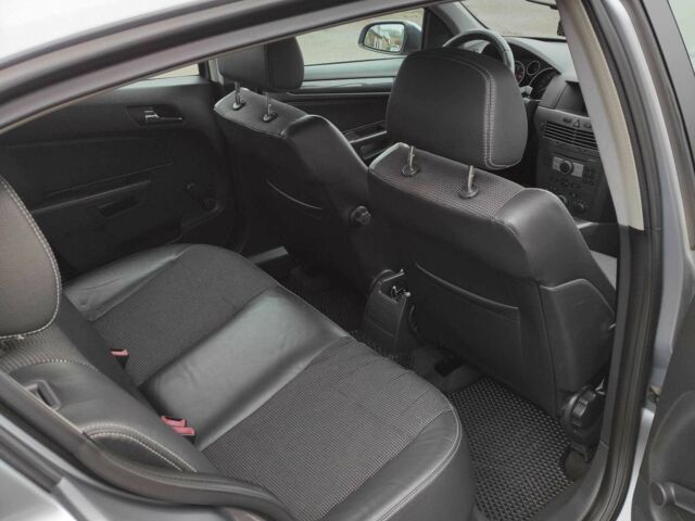 Серый Опель Астра, объемом двигателя 1.9 л и пробегом 353 тыс. км за 5850 $, фото 14 на Automoto.ua