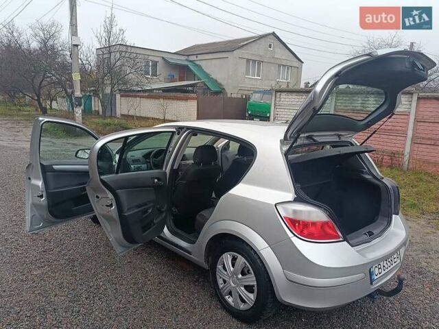 Серый Опель Астра, объемом двигателя 1.6 л и пробегом 251 тыс. км за 4000 $, фото 1 на Automoto.ua