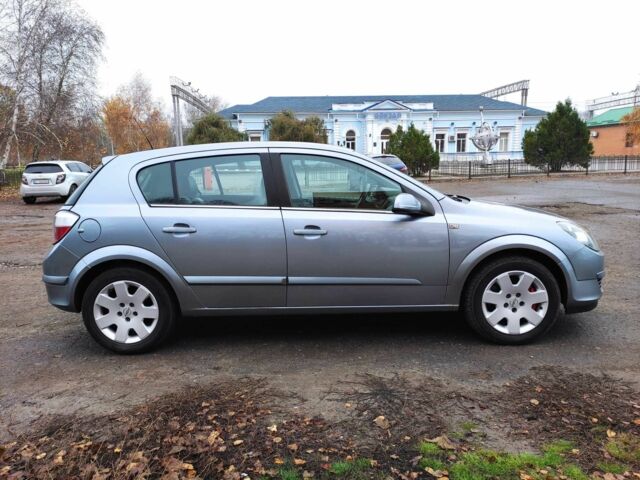 Серый Опель Астра, объемом двигателя 1.9 л и пробегом 353 тыс. км за 5850 $, фото 5 на Automoto.ua