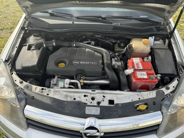 Опель Астра 2004 у Виноградове на Automoto.ua Сірий Опель Астра, об'ємом двигуна 1.7 л та пробігом 206 тис. км за 2498 $, фото 5 на Automoto.ua