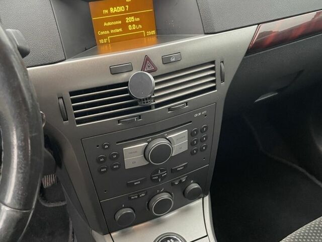 Сірий Опель Астра, об'ємом двигуна 1.9 л та пробігом 274 тис. км за 3800 $, фото 7 на Automoto.ua