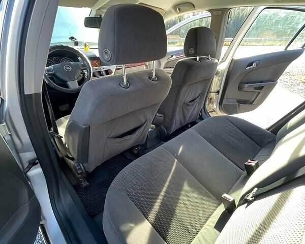 Серый Опель Астра, объемом двигателя 1.6 л и пробегом 279 тыс. км за 4550 $, фото 16 на Automoto.ua