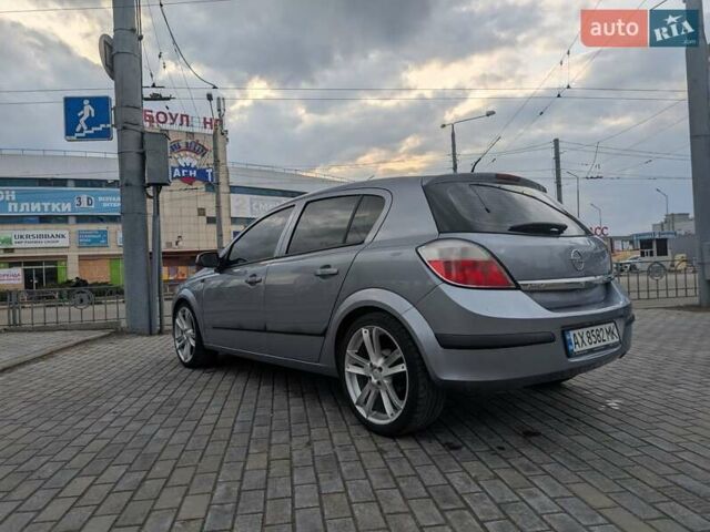 Серый Опель Астра, объемом двигателя 1.6 л и пробегом 290 тыс. км за 4999 $, фото 4 на Automoto.ua