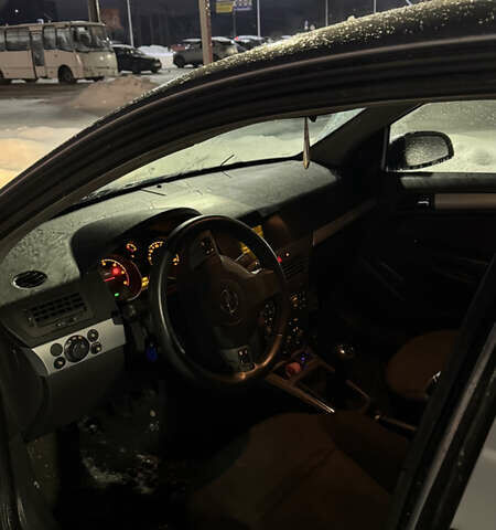 Серый Опель Астра, объемом двигателя 1.7 л и пробегом 370 тыс. км за 3200 $, фото 5 на Automoto.ua