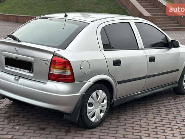 Сірий Опель Астра, об'ємом двигуна 1.6 л та пробігом 295 тис. км за 3999 $, фото 10 на Automoto.ua