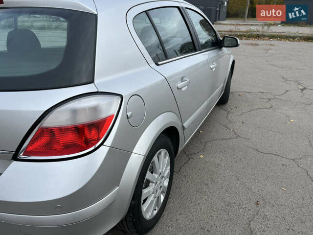 Опель Астра 2004 в Луцке на Automoto.ua Серый Опель Астра, объемом двигателя 1.8 л и пробегом 174 тыс. км за 5150 $, фото 25 на Automoto.ua