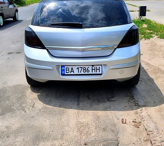 Серый Опель Астра, объемом двигателя 1.6 л и пробегом 189 тыс. км за 5200 $, фото 5 на Automoto.ua