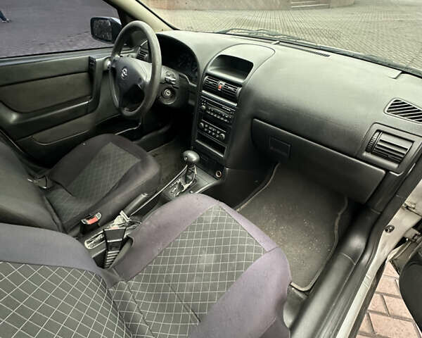 Сірий Опель Астра, об'ємом двигуна 1.6 л та пробігом 295 тис. км за 3999 $, фото 19 на Automoto.ua