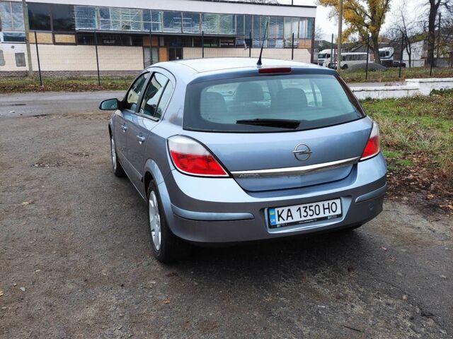 Серый Опель Астра, объемом двигателя 1.9 л и пробегом 353 тыс. км за 5850 $, фото 4 на Automoto.ua